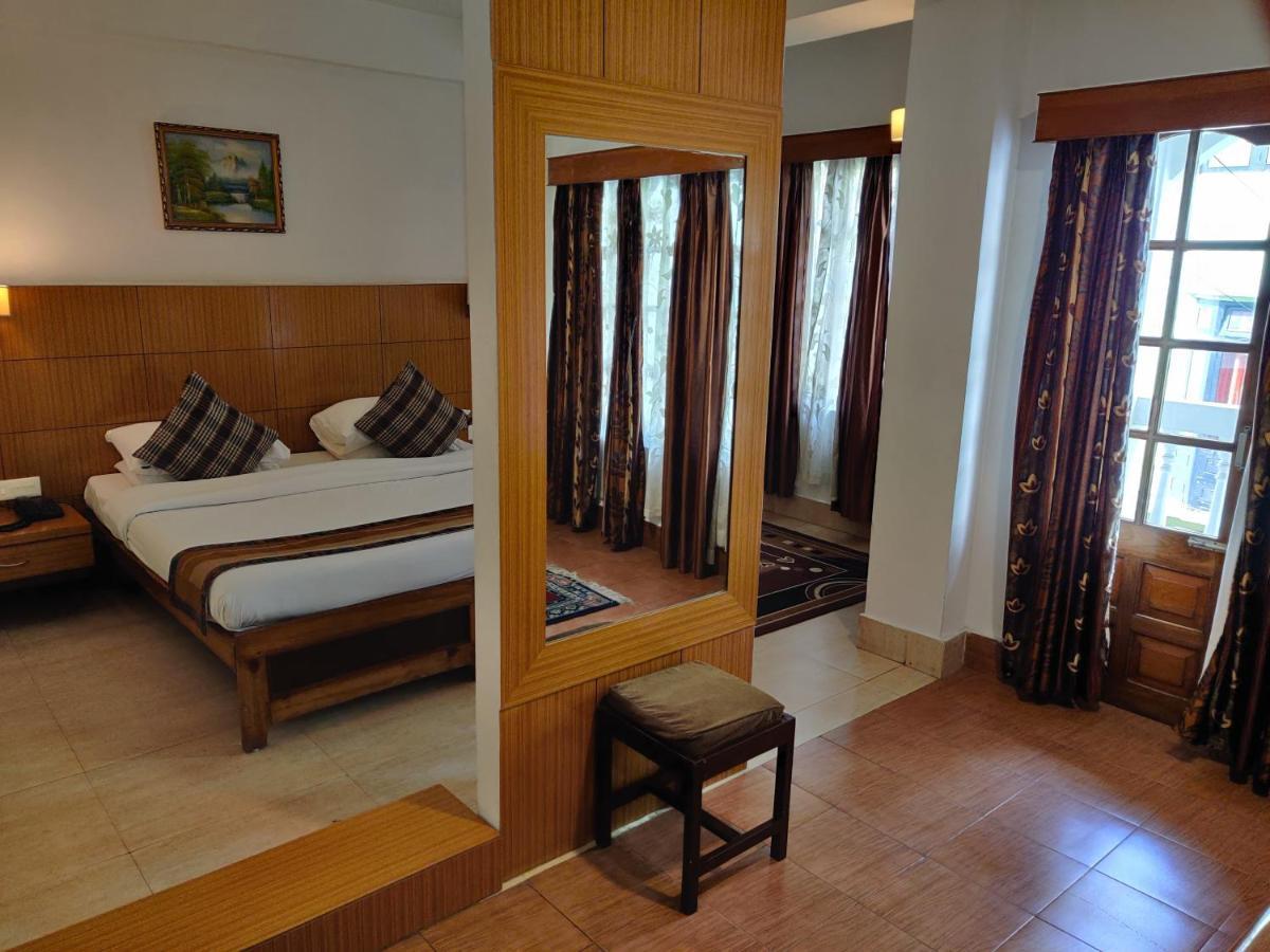 Hotel Tarayana Gangtok Buitenkant foto